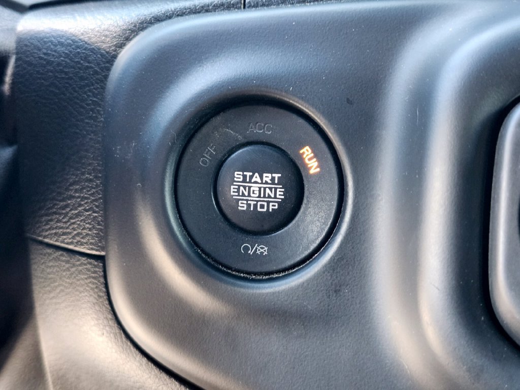 Used 2021 Jeep Wrangler Unlimited Sahara AWD/4WD image 23