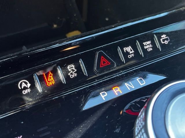 Used 2022 Jeep Wagoneer Series III w/ Flexible Seating Group image 19