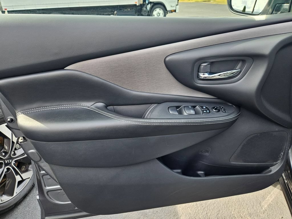 Used 2023 Nissan Murano SV AWD/4WD image 10
