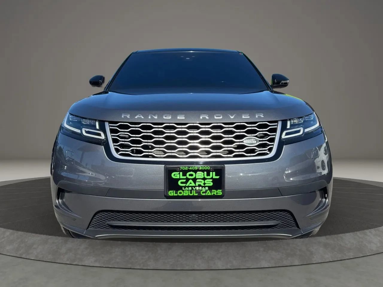 Used 2018 Land Rover Range Rover Velar S image 2