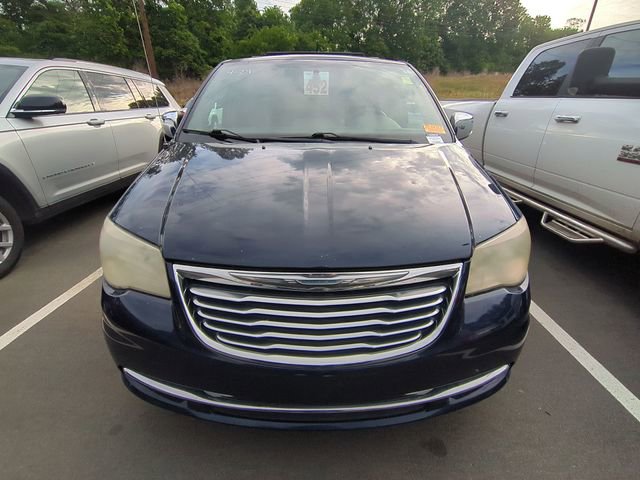 Used 2015 Chrysler Town & Country Touring-L w/ Driver Convenience Group FWD image 3