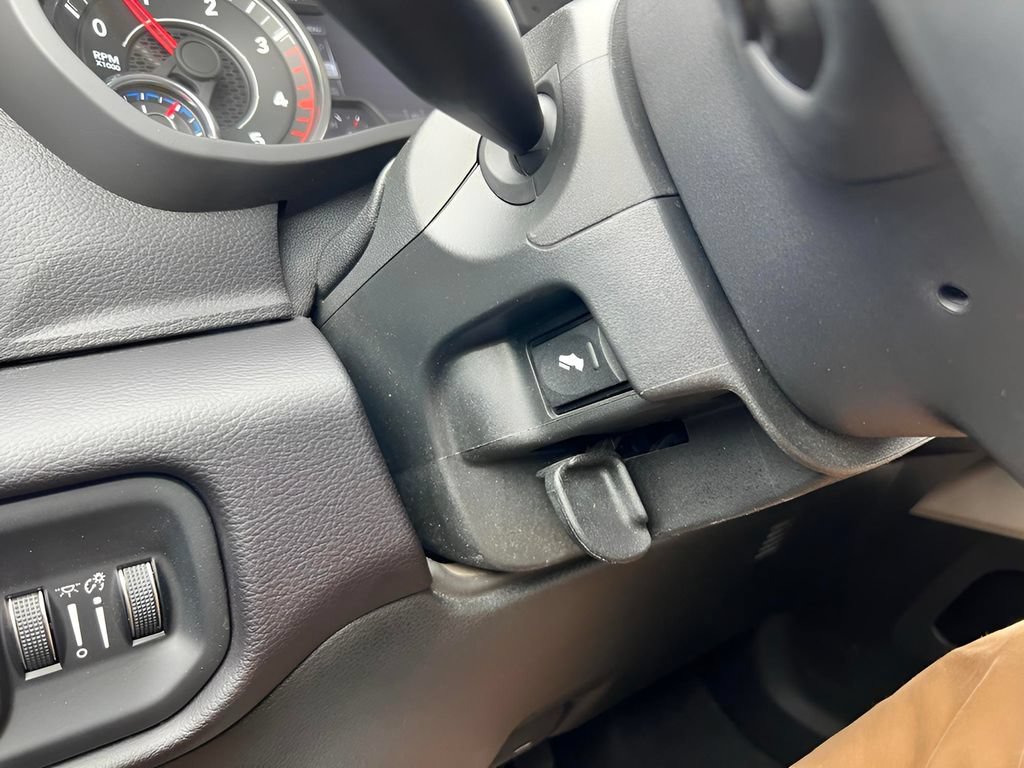 Used 2024 RAM 3500 Laramie AWD/4WD image 42