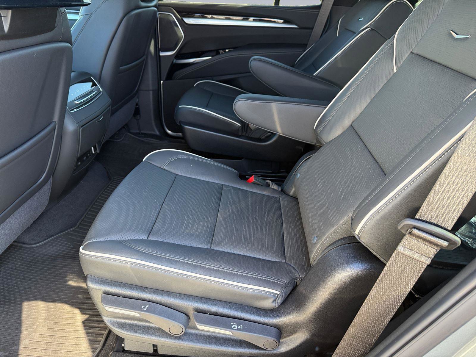 New 2026 Cadillac Escalade Luxury w/ Touring Package image 11