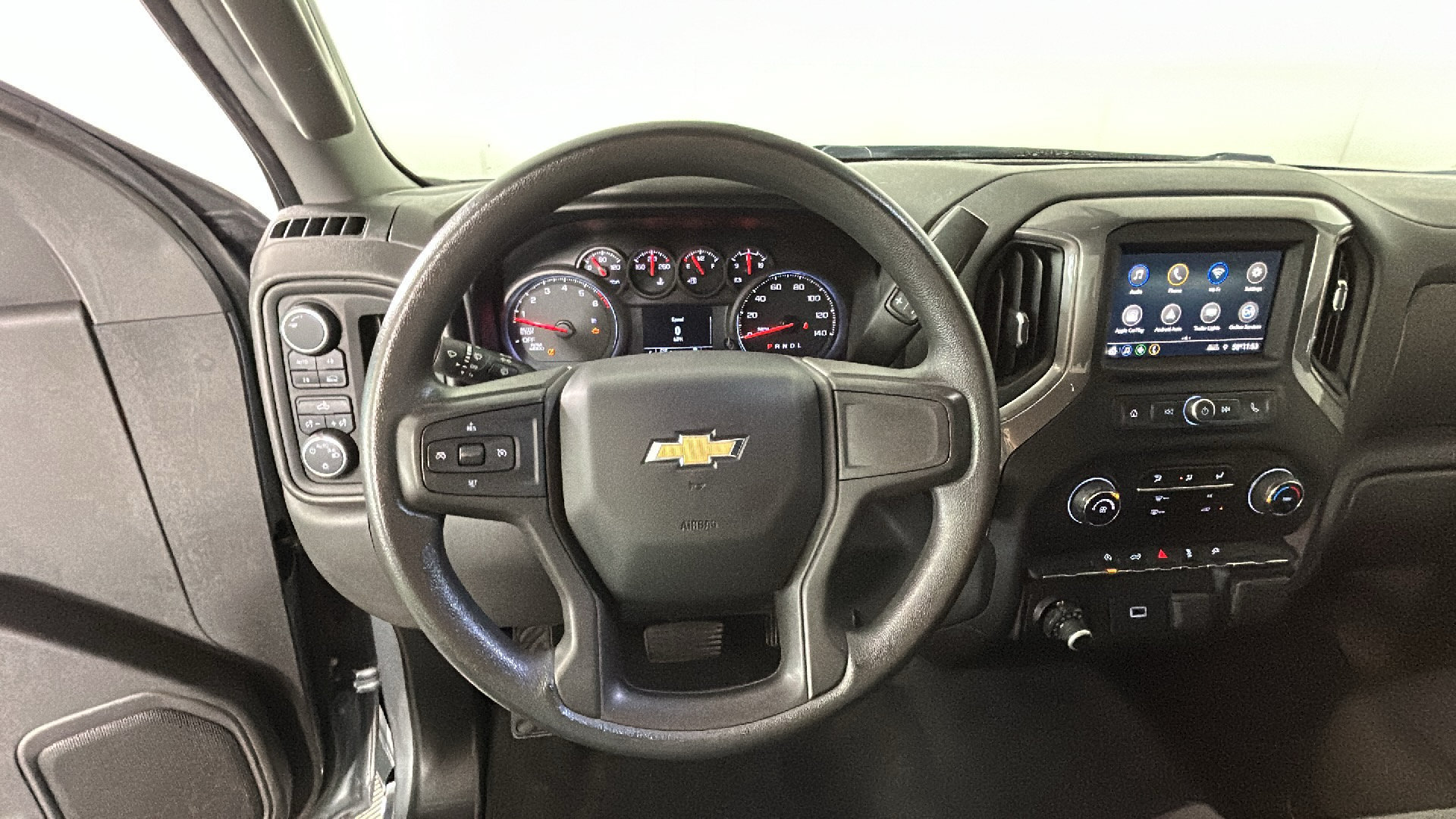 Used 2020 Chevrolet Silverado 1500 Custom w/ Custom Value Package AWD/4WD image 18