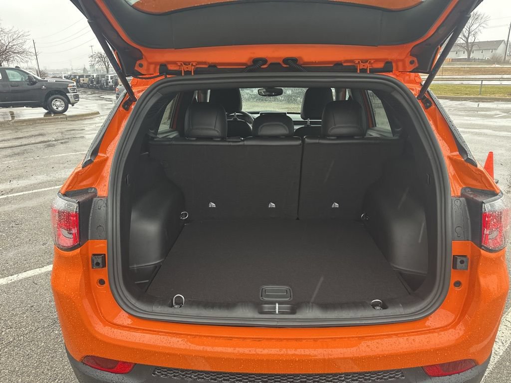 New 2026 Jeep Compass Latitude AWD/4WD image 3