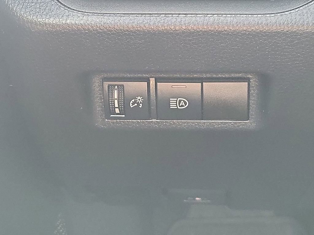 Used 2023 Toyota RAV4 LE image 23