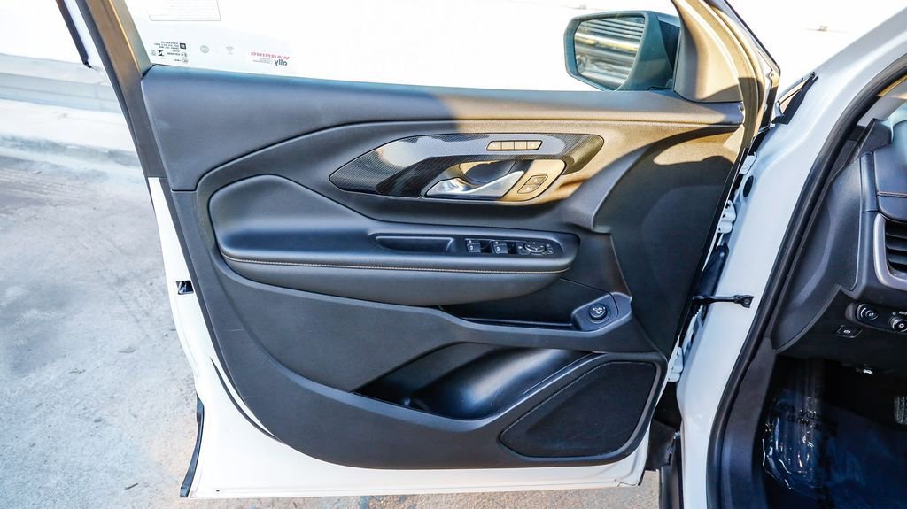 Used 2023 GMC Terrain AT4 image 24