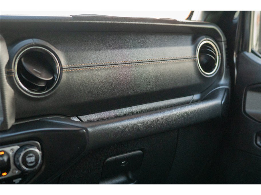 Used 2021 Jeep Wrangler Unlimited Sahara AWD/4WD image 19