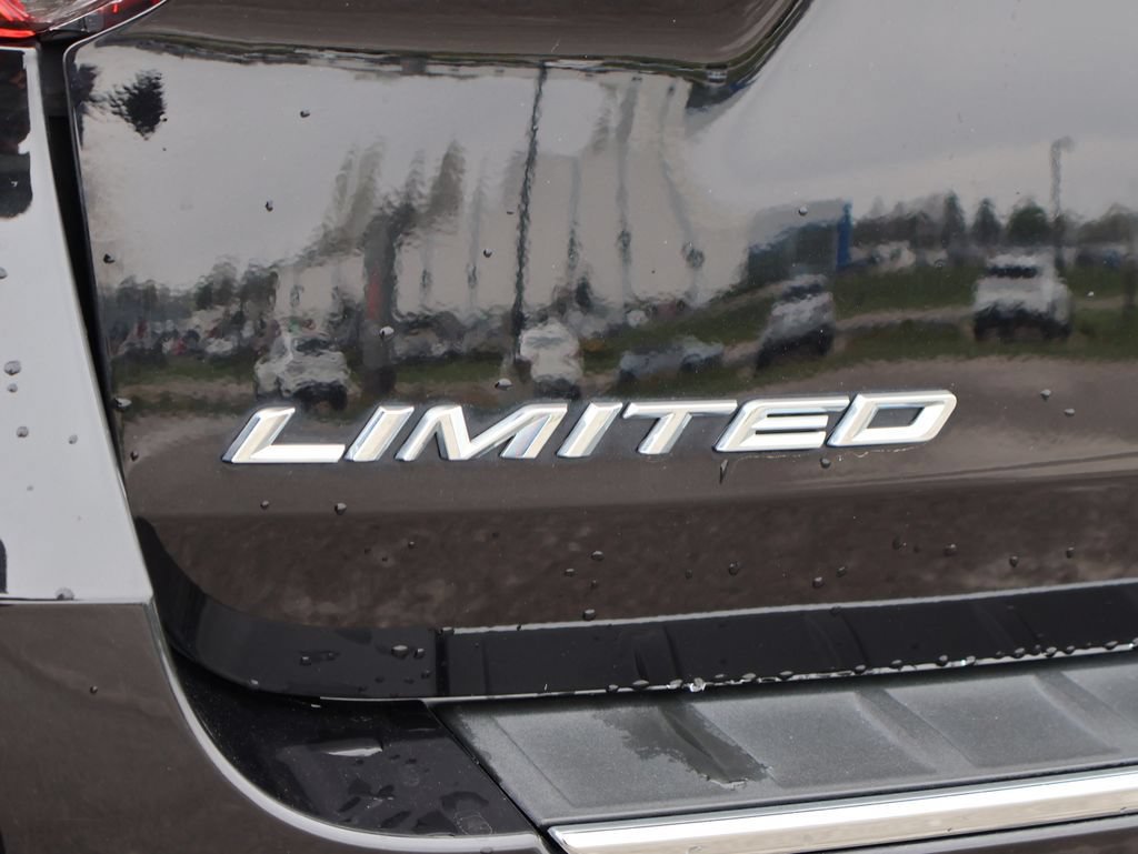 Used 2022 Ford Explorer Limited w/ Equipment Group 301A AWD/4WD image 9
