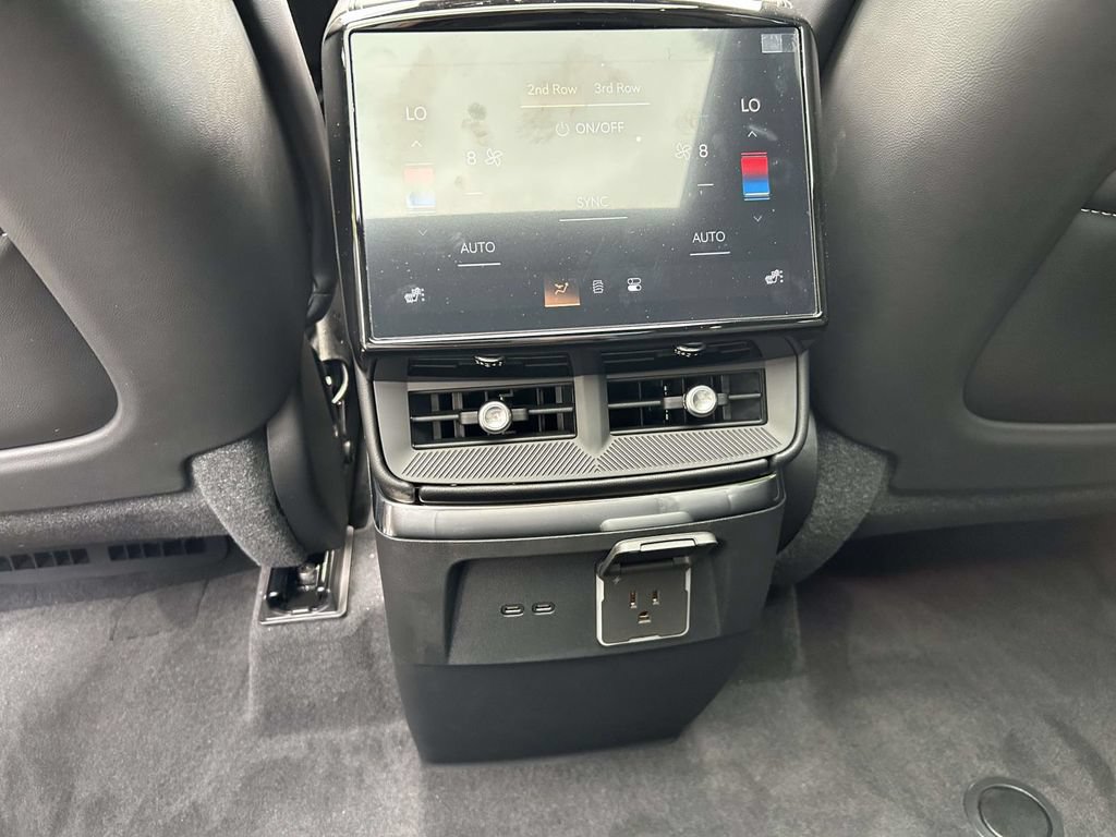 New 2027 Cadillac Vistiq Sport AWD/4WD image 14