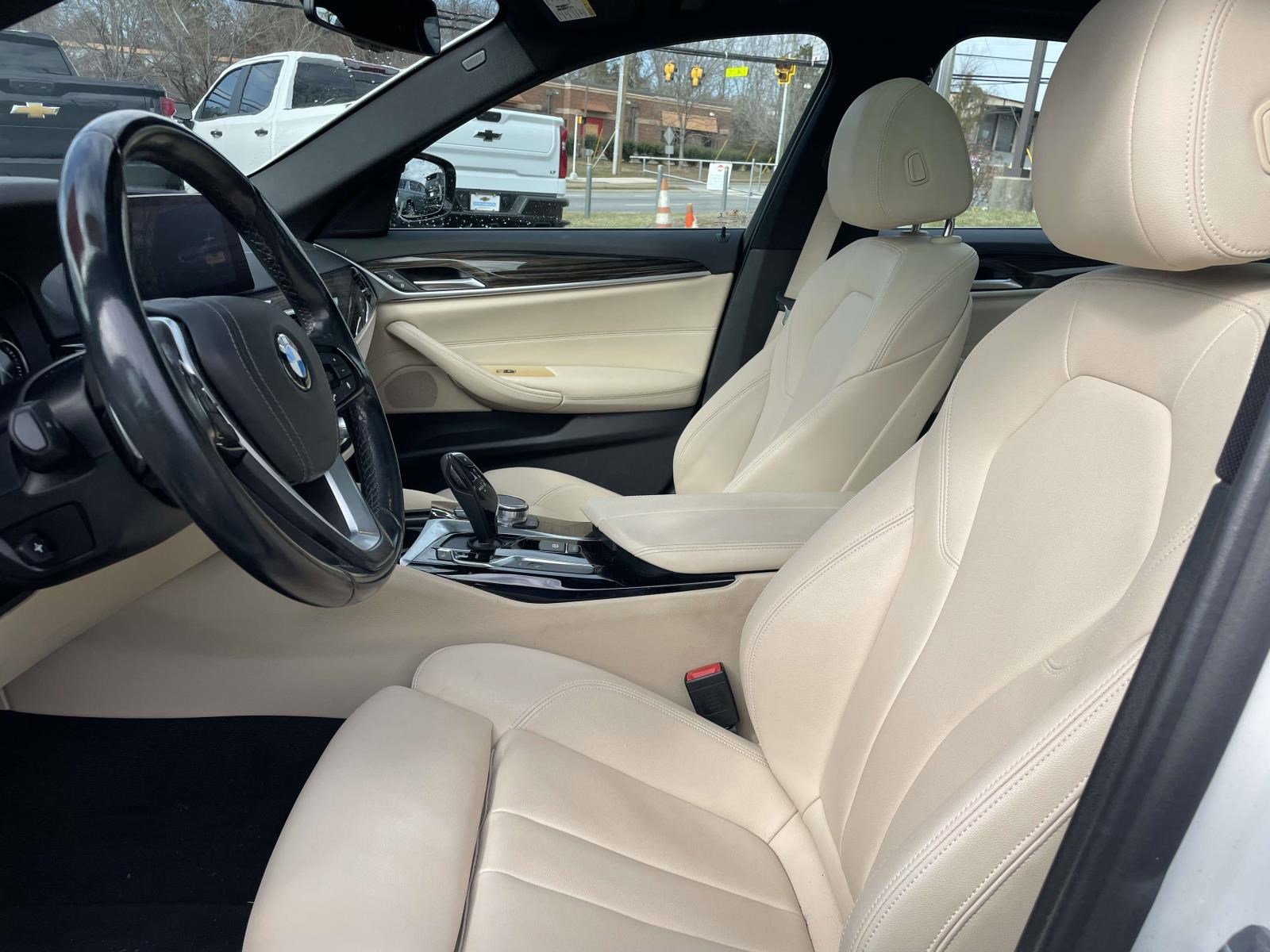 Used 2019 BMW 530e w/ Convenience Package image 16