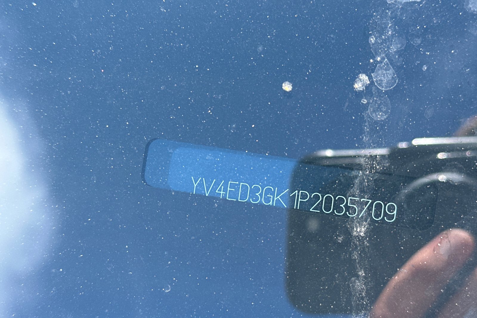 Used 2023 Volvo C40 Recharge Core AWD/4WD image 3