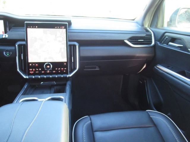 Used 2025 GMC Acadia Denali FWD image 14