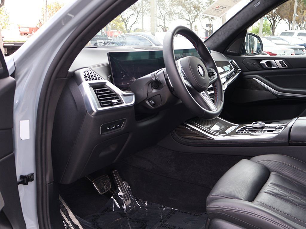 Used 2026 BMW X7 M60i image 31