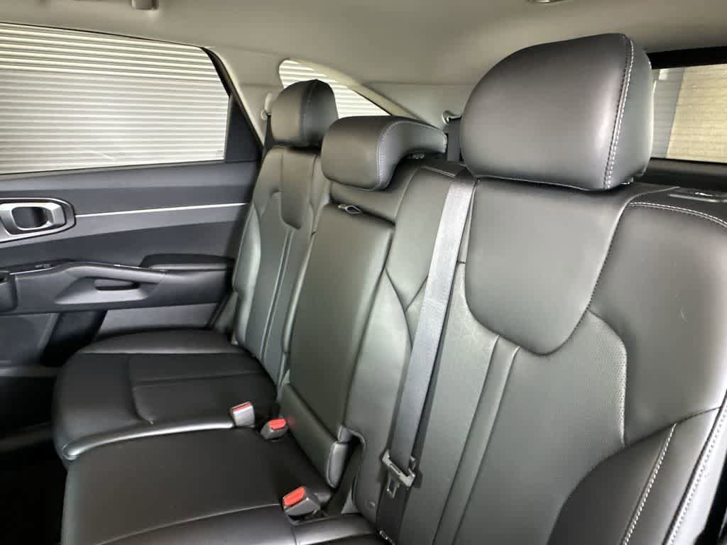 Certified 2023 Kia Sorento S FWD image 22