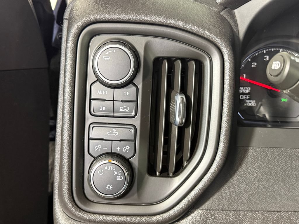 Used 2022 Chevrolet Silverado 1500 Custom AWD/4WD image 23