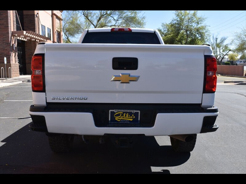 Used 2018 Chevrolet Silverado 2500 LT AWD/4WD image 9