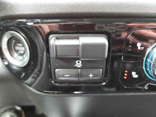 Used 2023 GMC Sierra 1500 Elevation w/ Preferred Package image 12