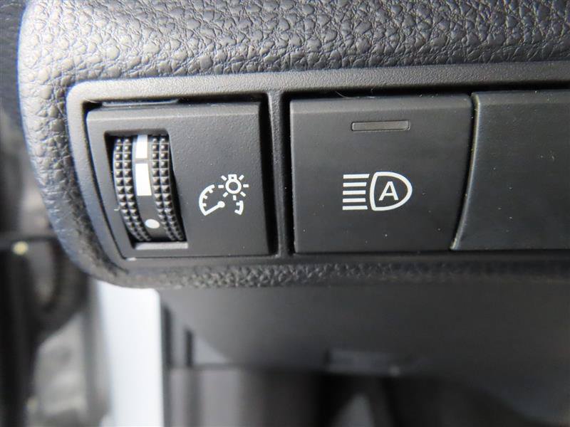 Used 2025 Toyota Corolla LE AWD/4WD image 18