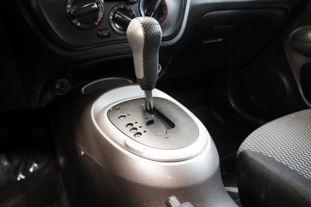 Used 2016 Nissan Juke S image 20