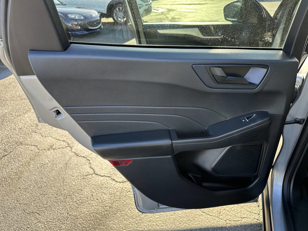 Used 2022 Ford Escape SE image 12