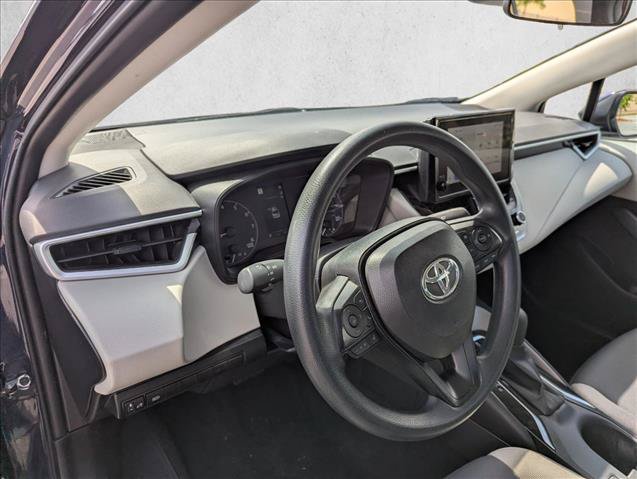 Used 2025 Toyota Corolla LE FWD image 12