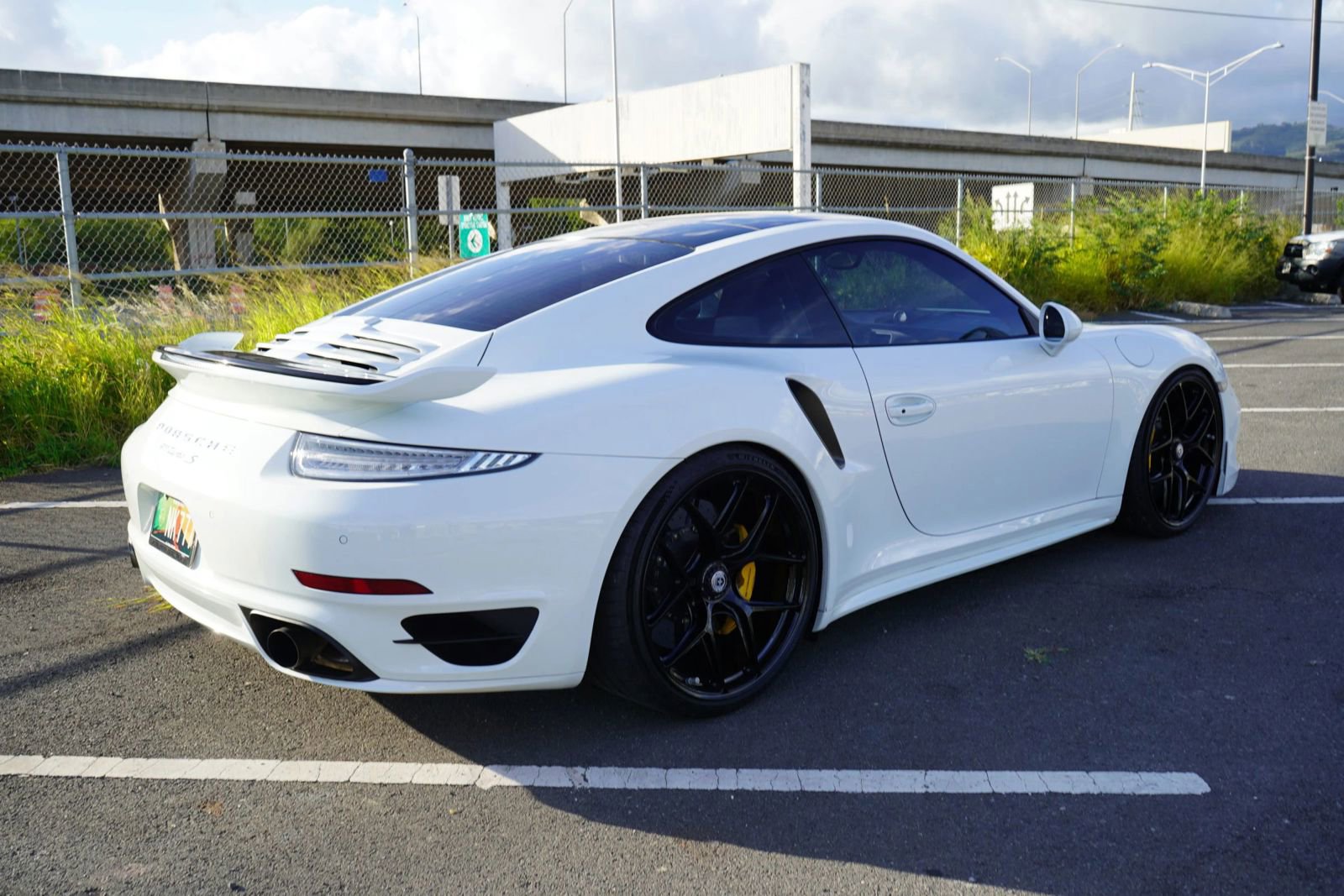 Used 2015 Porsche 911 Turbo S w/ High-end Infotainment Package image 32