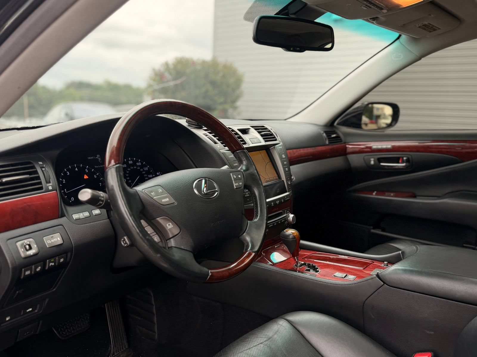 Used 2012 Lexus LS 460 AWD w/ Comfort Pkg image 15