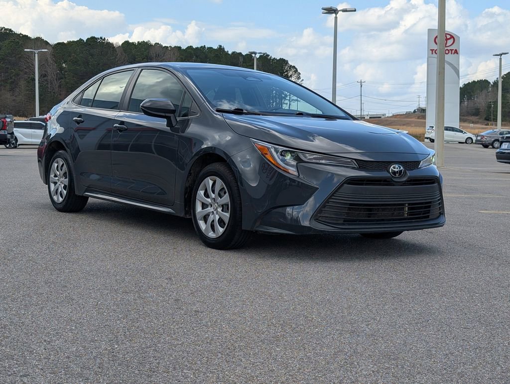 Used 2023 Toyota Corolla LE image 7