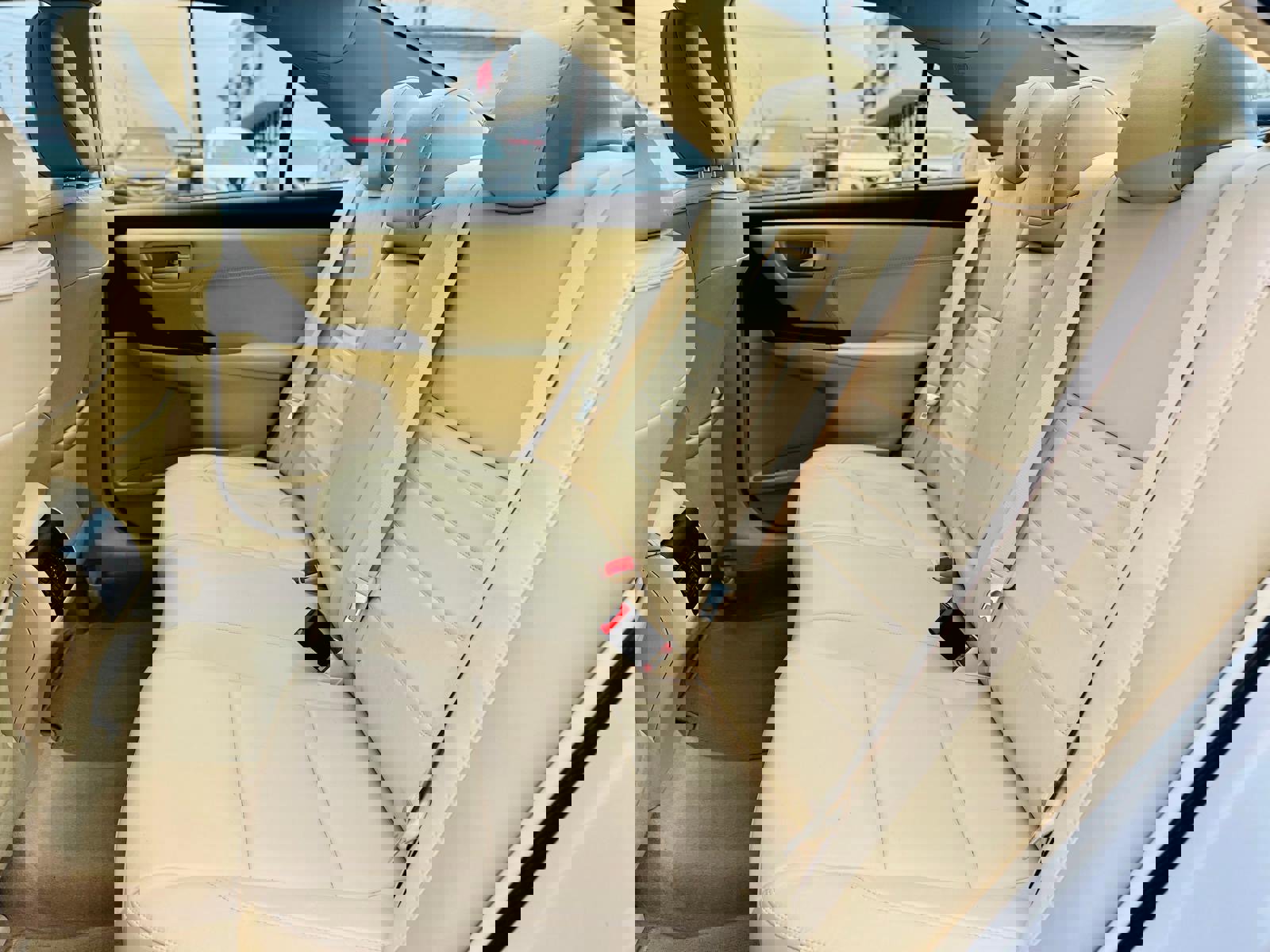 Used 2015 Toyota Camry XLE w/ Moonroof Package image 11