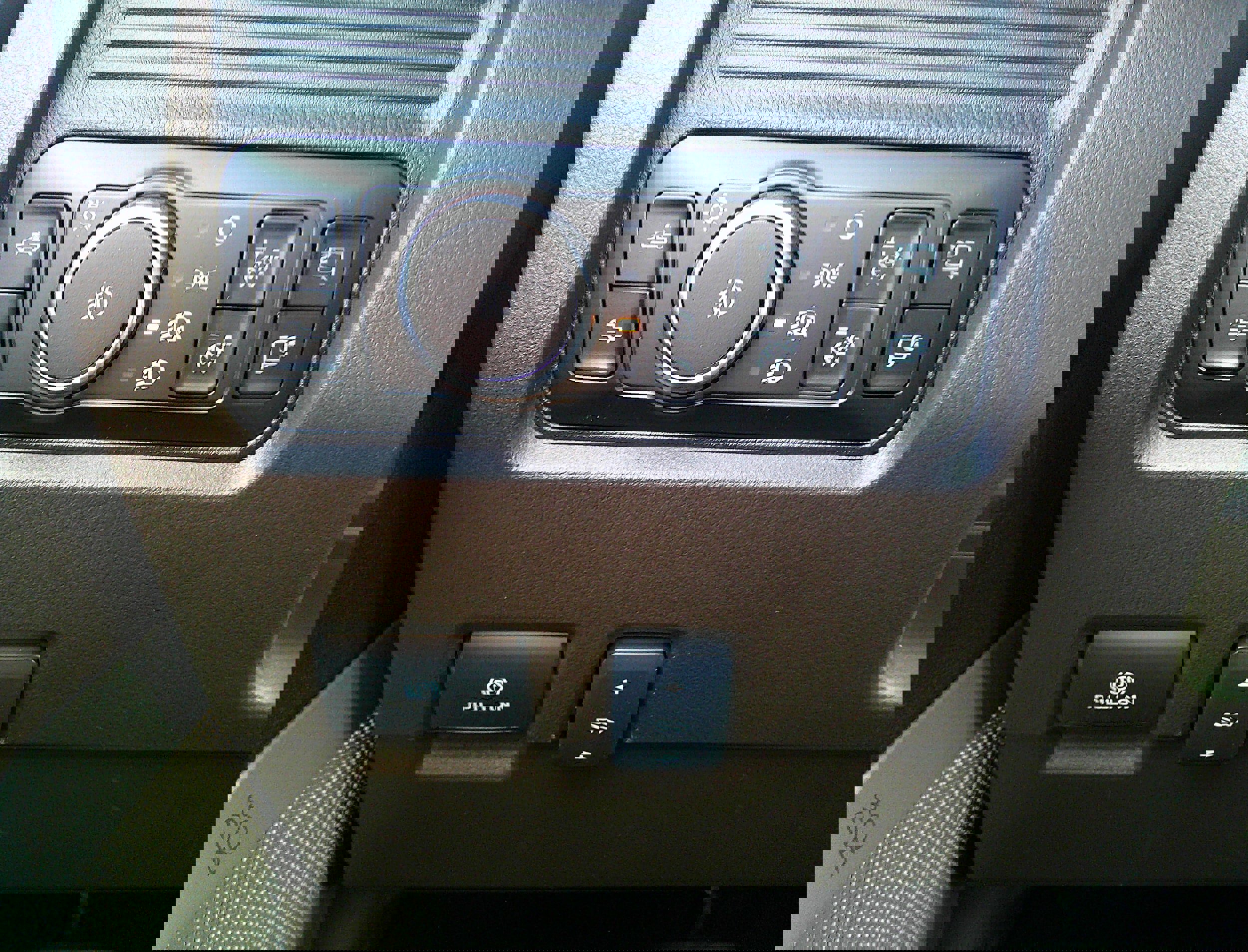 New 2026 Ford F250 King Ranch w/ Tremor Off-Road Package image 18