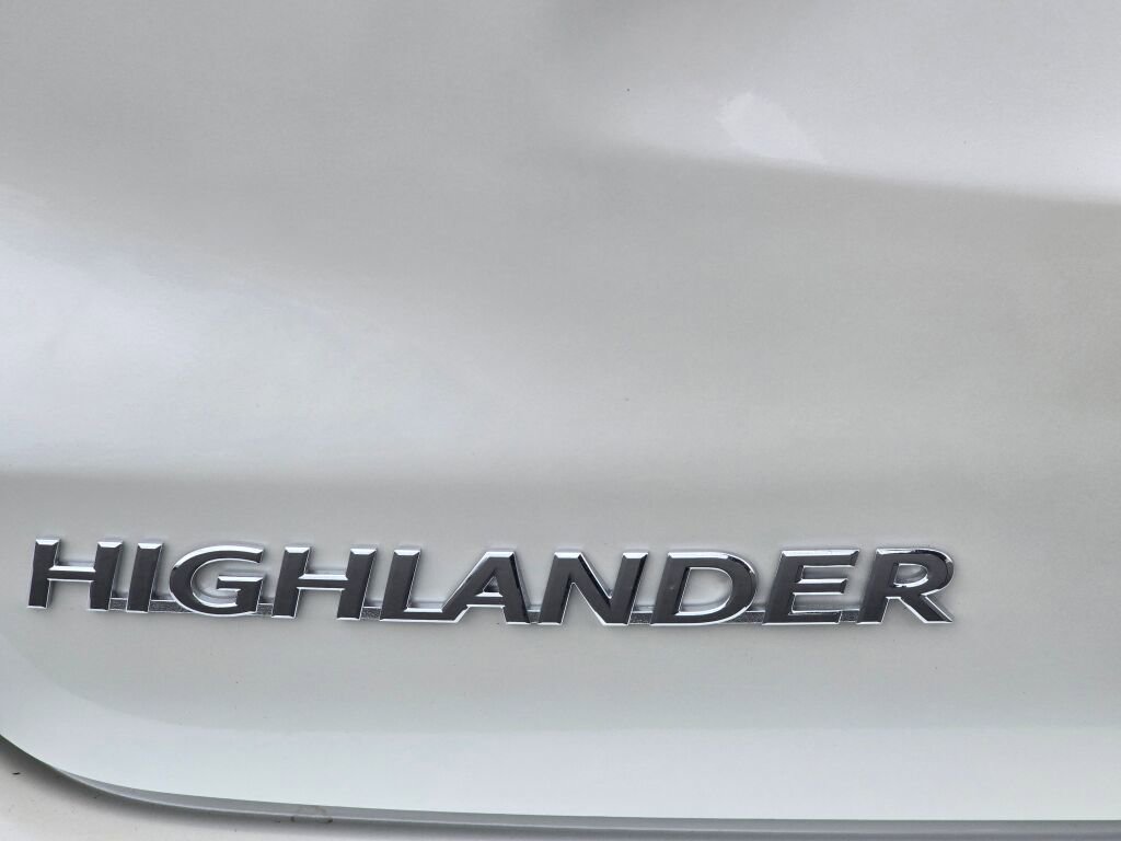 Used 2017 Toyota Highlander XLE AWD/4WD image 36