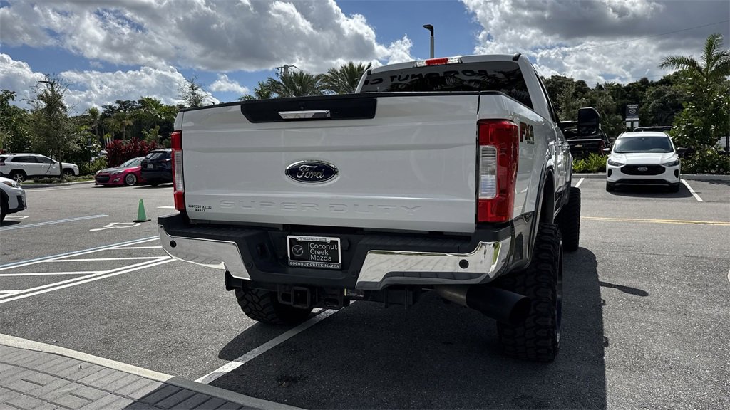 Used 2017 Ford F350 Lariat w/ Chrome Package image 26