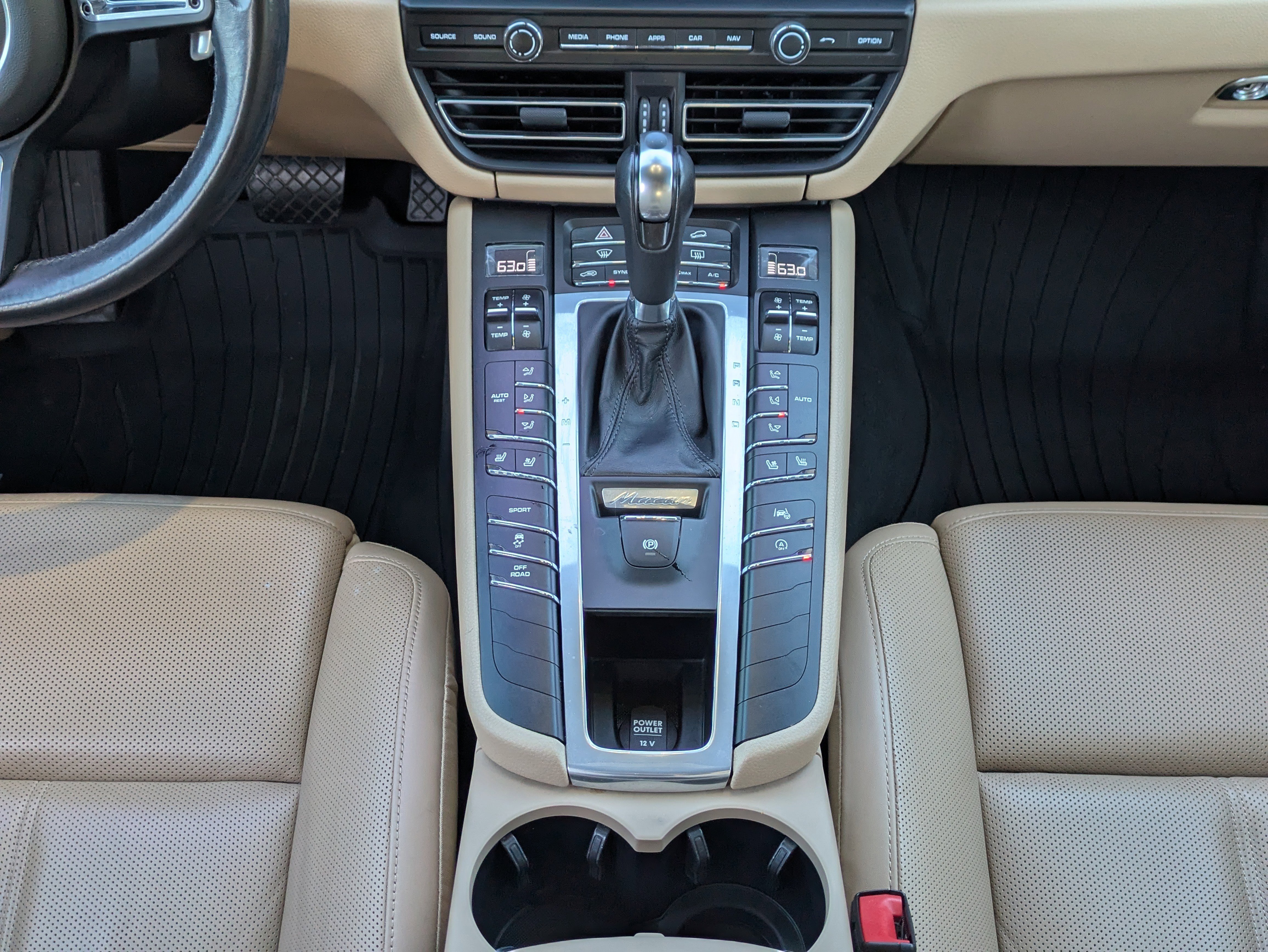 Used 2021 Porsche Macan image 24