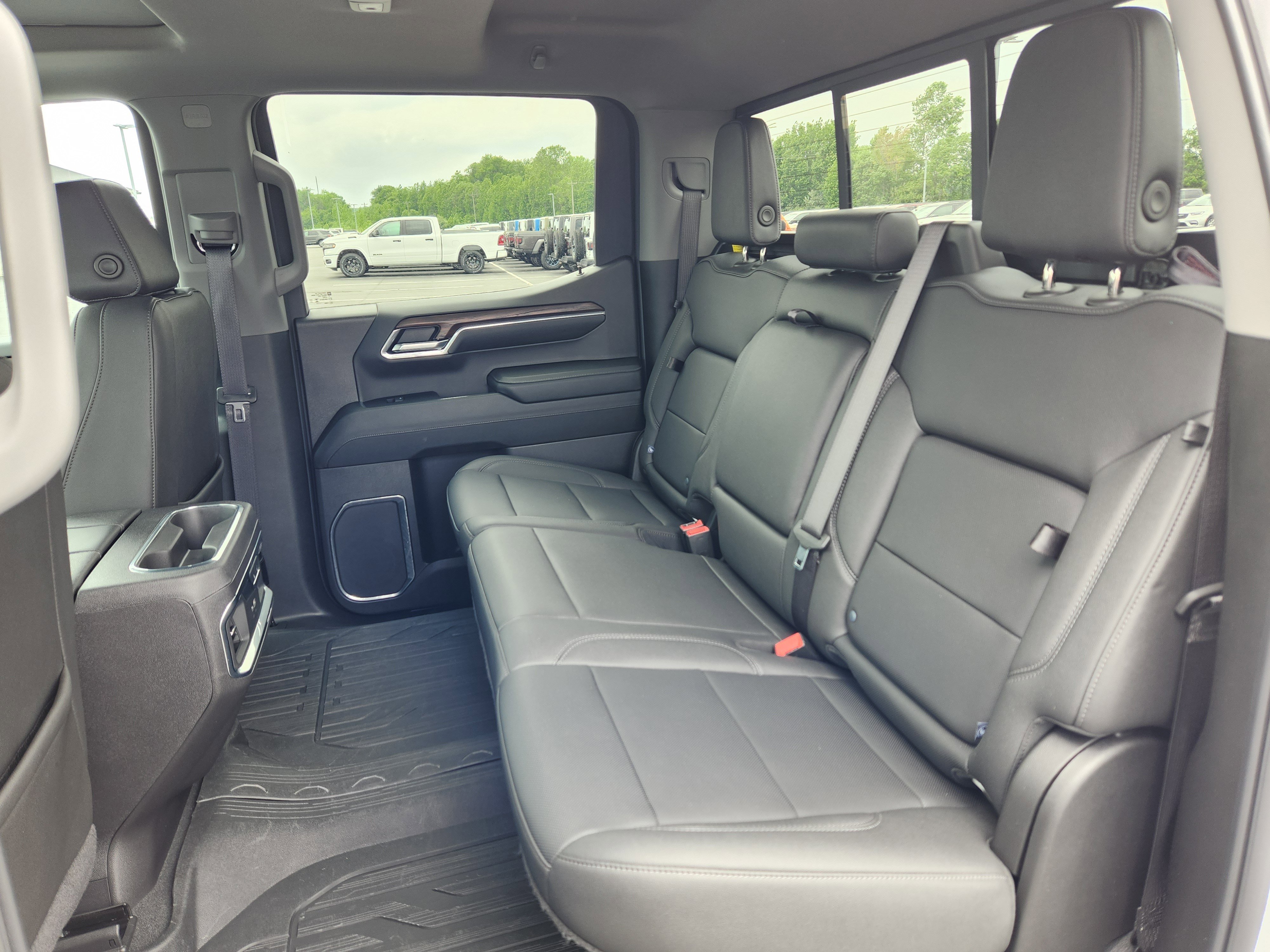 Used 2024 GMC Sierra 1500 SLT w/ SLT Premium Plus Package AWD/4WD image 12