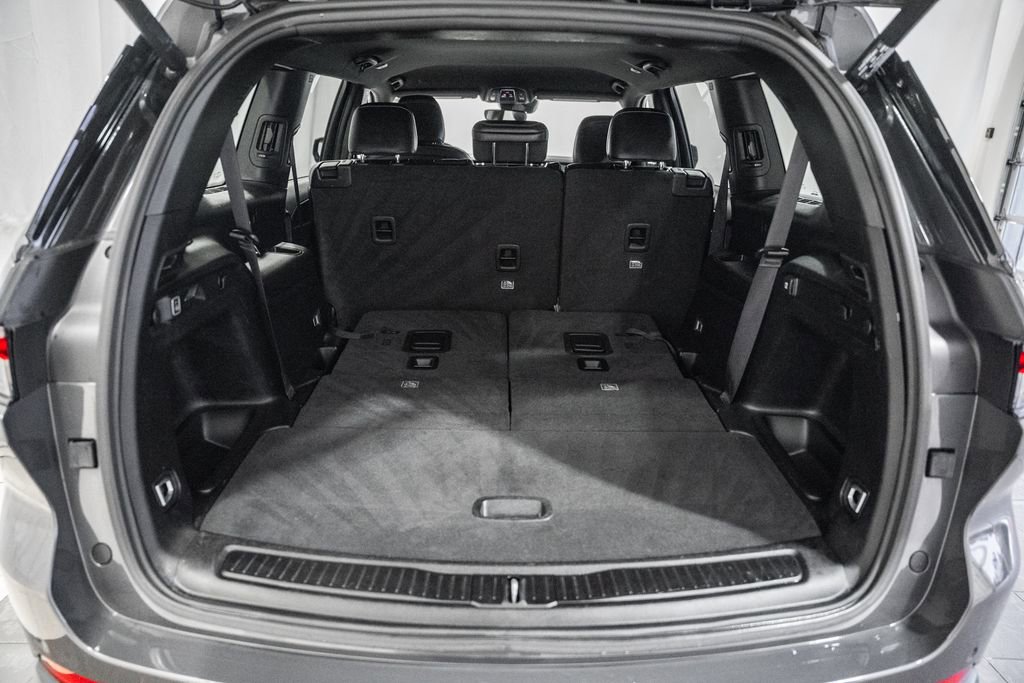 Used 2024 Jeep Grand Cherokee L Laredo image 11