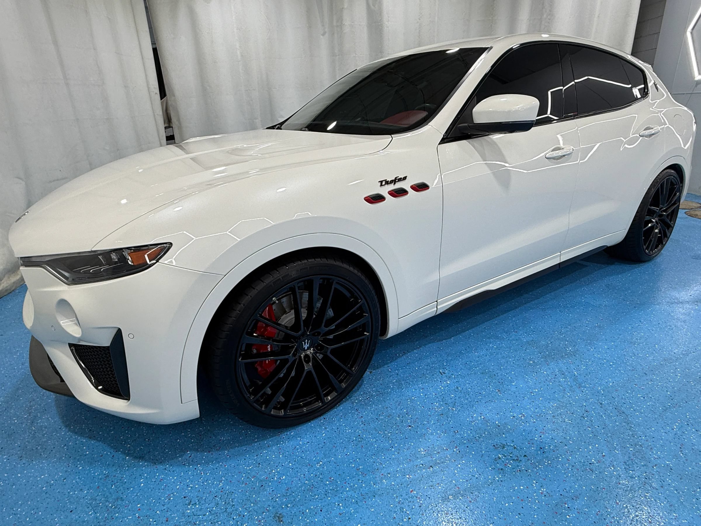 Used 2021 Maserati Levante Trofeo AWD/4WD image 9