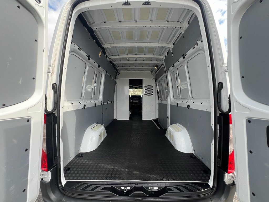Used 2019 Mercedes-Benz Sprinter 1500 image 24