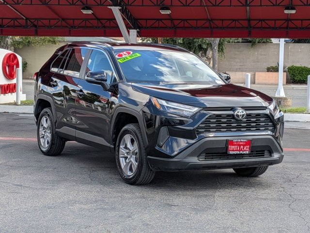 Used 2025 Toyota RAV4 XLE AWD/4WD image 3