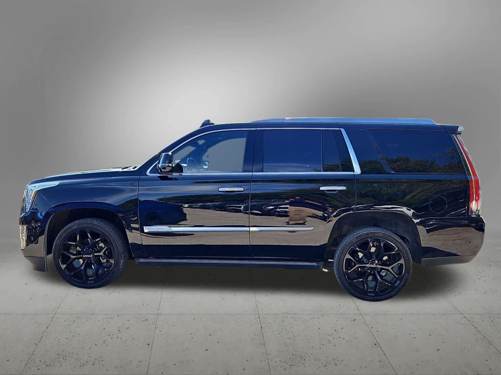 Used 2017 Cadillac Escalade Platinum AWD/4WD image 3