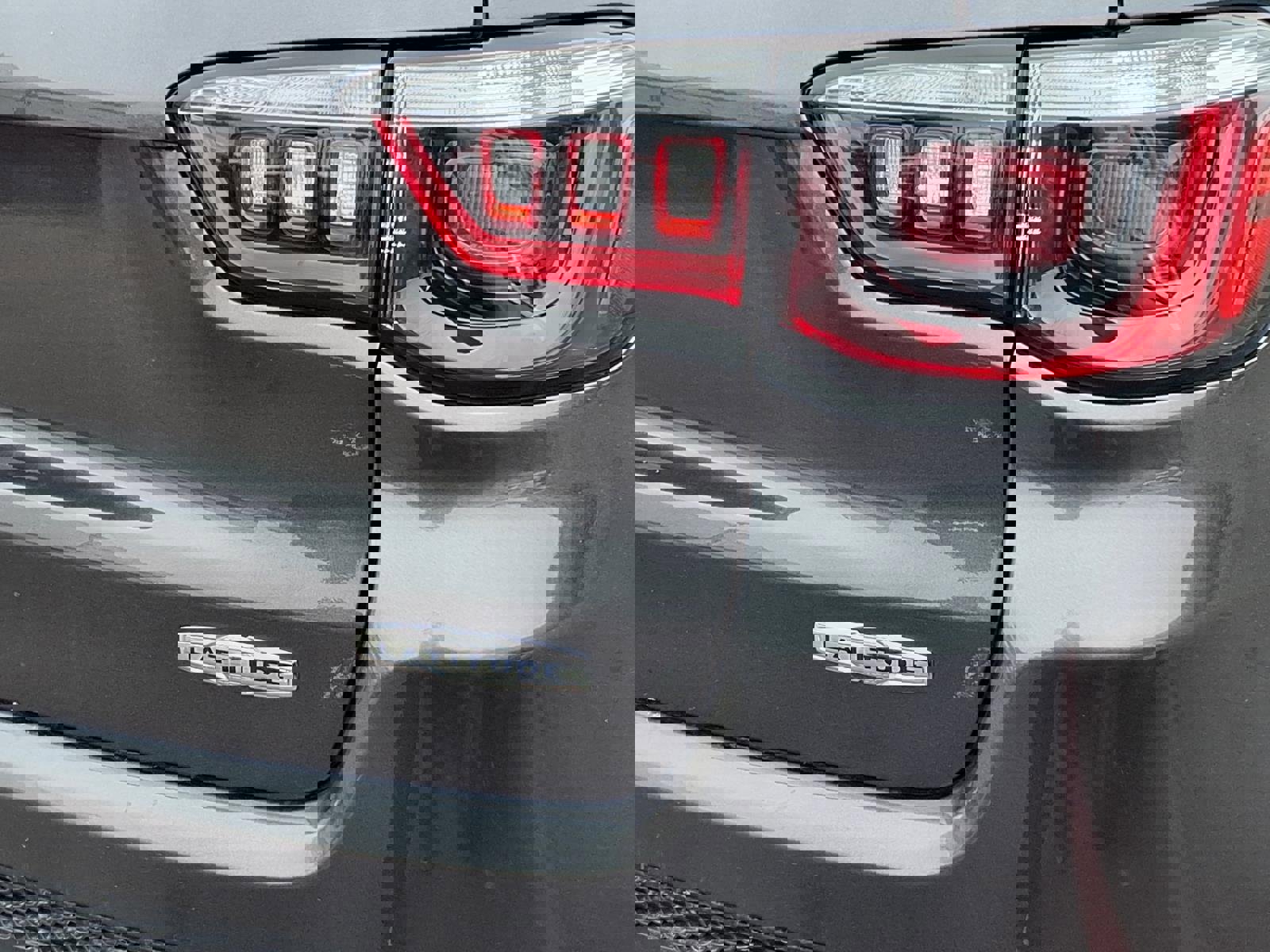 Used 2024 Jeep Compass Latitude w/ Altitude Special Edition image 20