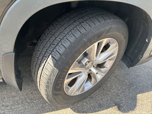 Used 2015 Toyota Highlander XLE AWD/4WD image 56