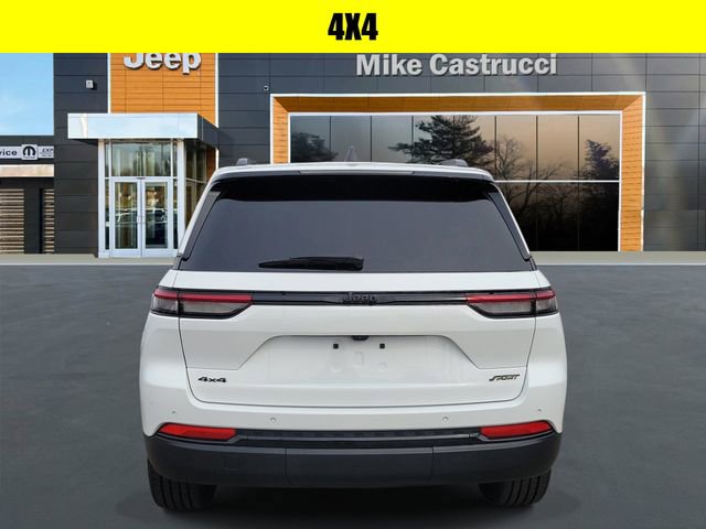 Used 2023 Jeep Grand Cherokee Altitude image 5