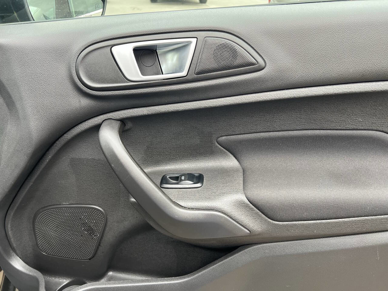 Used 2016 Ford Fiesta SE w/ Cold Weather Package FWD image 26