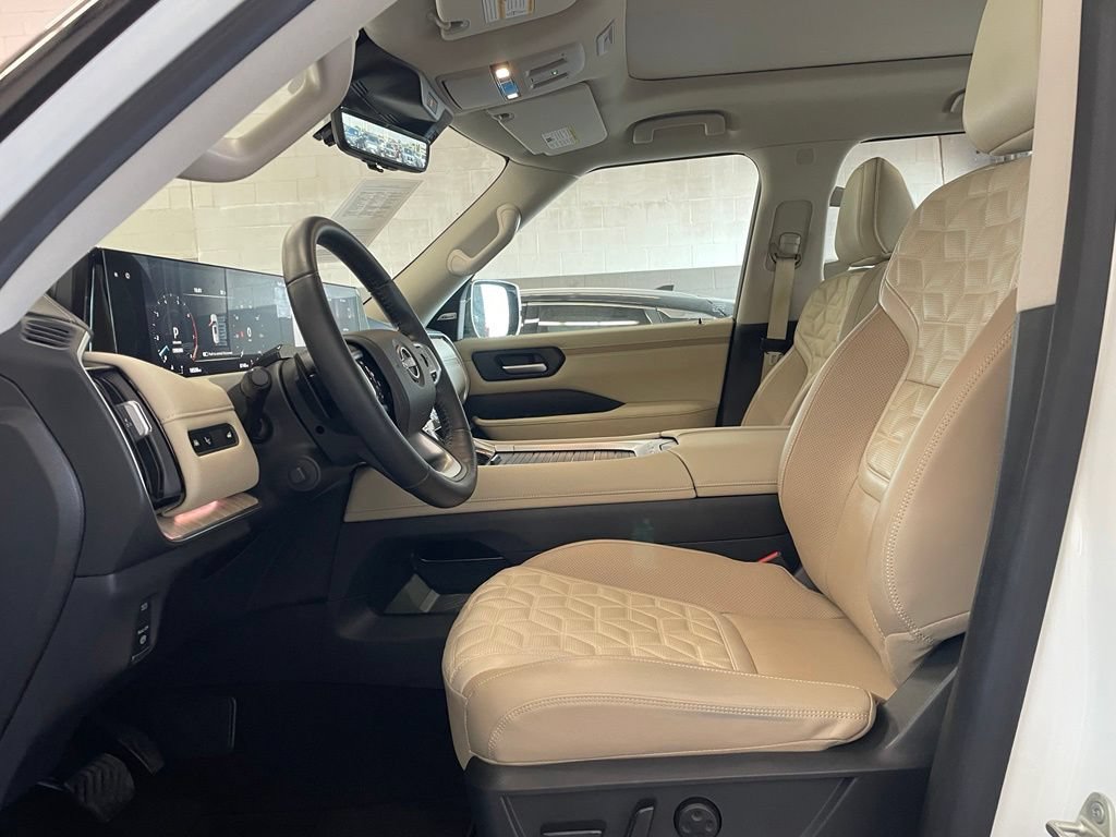 Certified 2025 Nissan Armada Platinum RWD image 10