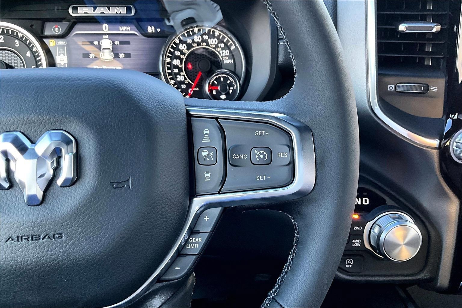 New 2025 RAM 1500 Laramie AWD/4WD image 19