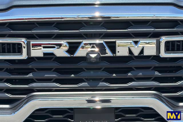 Used 2025 RAM 2500 Big Horn AWD/4WD image 36