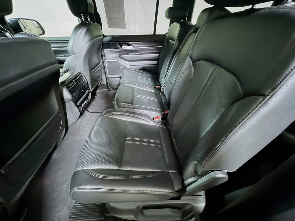 Used 2024 Jeep Wagoneer 4WD image 22