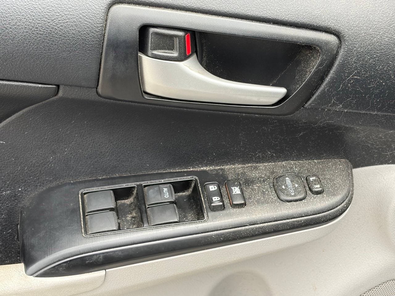 Used 2014 Toyota Camry LE w/ Protection Package FWD image 4