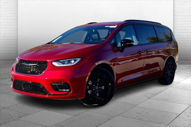 New 2026 Chrysler Pacifica Select w/ S Appearance Package FWD image 31